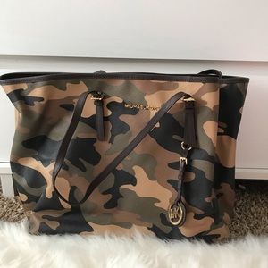 Camo Michael Kors tote